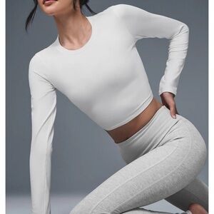Alo Finesse White Long Sleeve Crop M